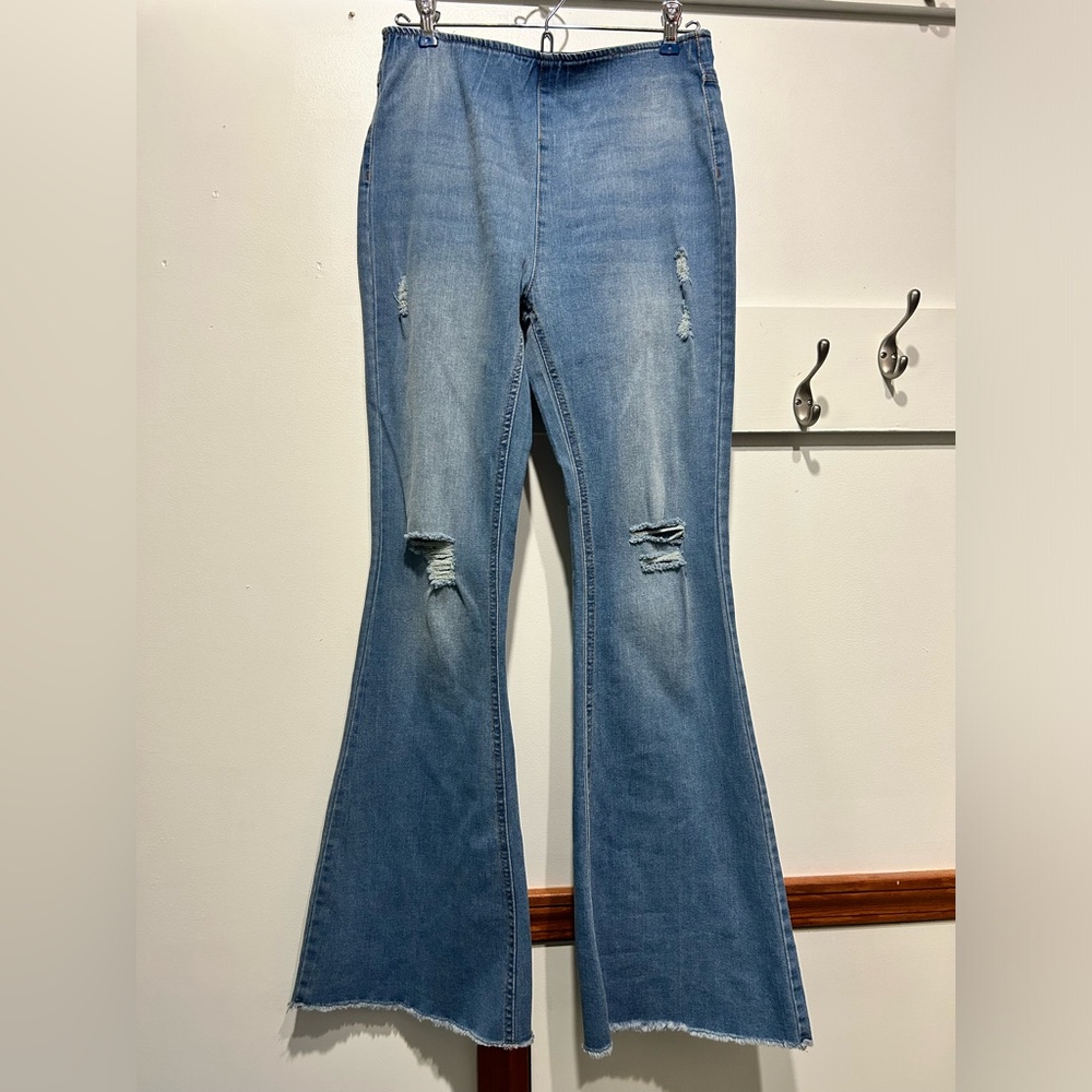 No Boundaries flared jeans (7-9)